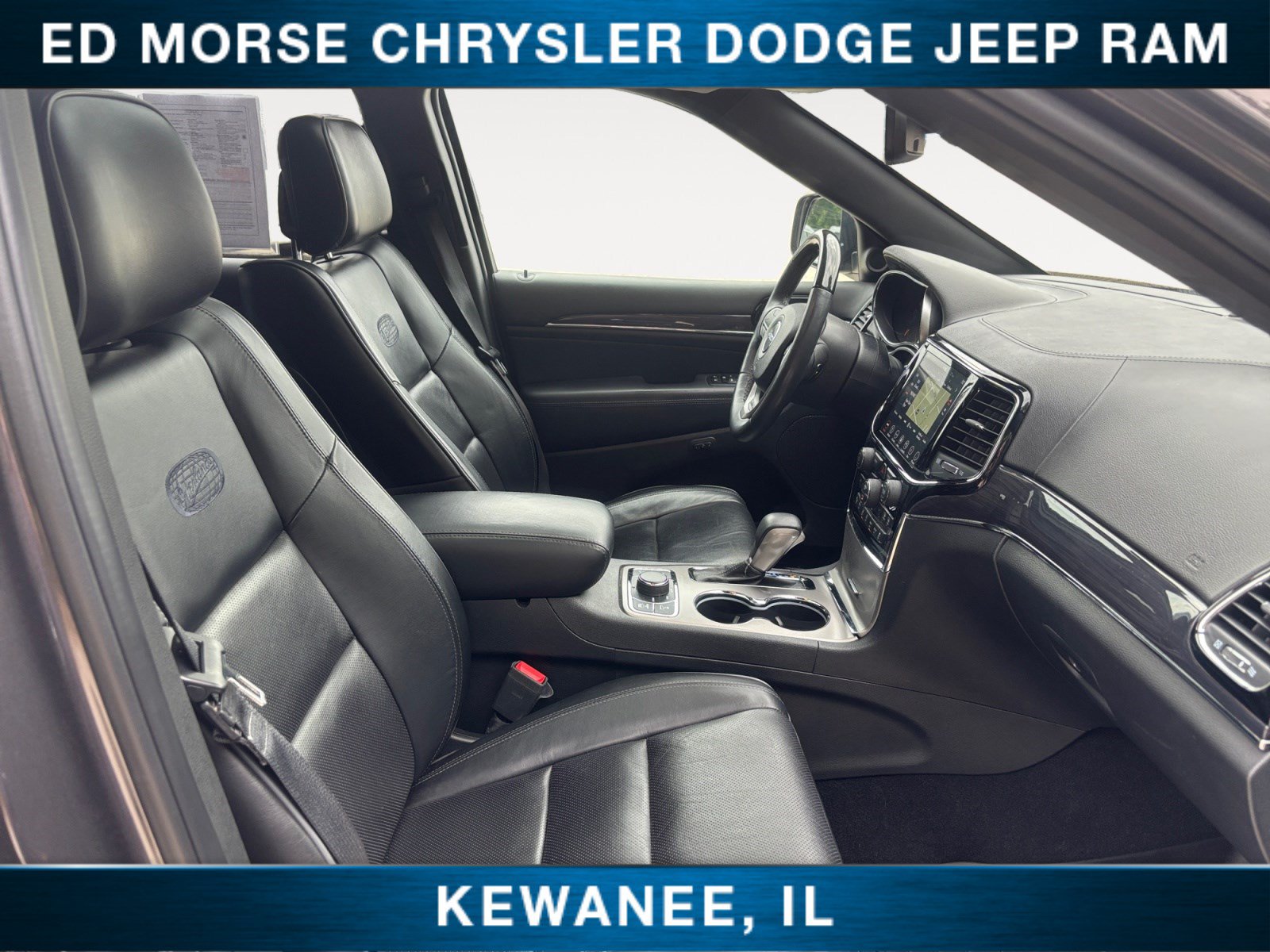 Used 2019 Jeep Grand Cherokee Overland AWD/4WD image 15