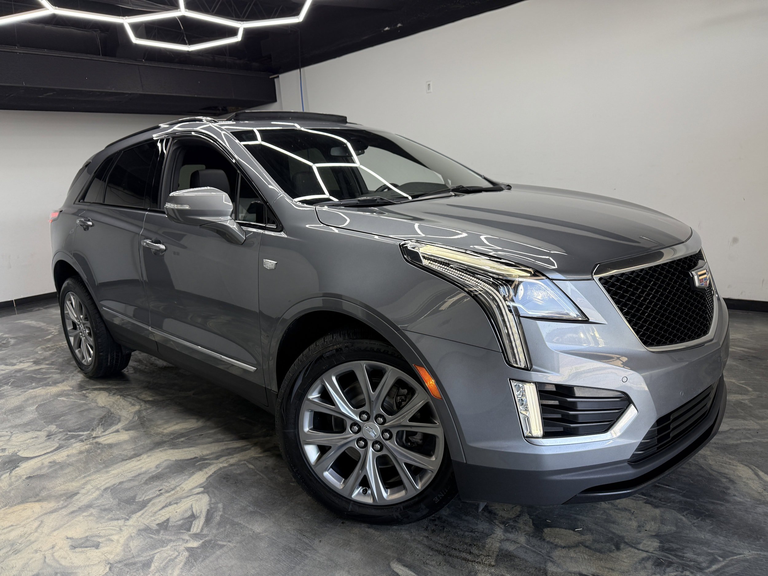 Used 2021 Cadillac XT5 Sportv w/ Platinum Package AWD/4WD image 6