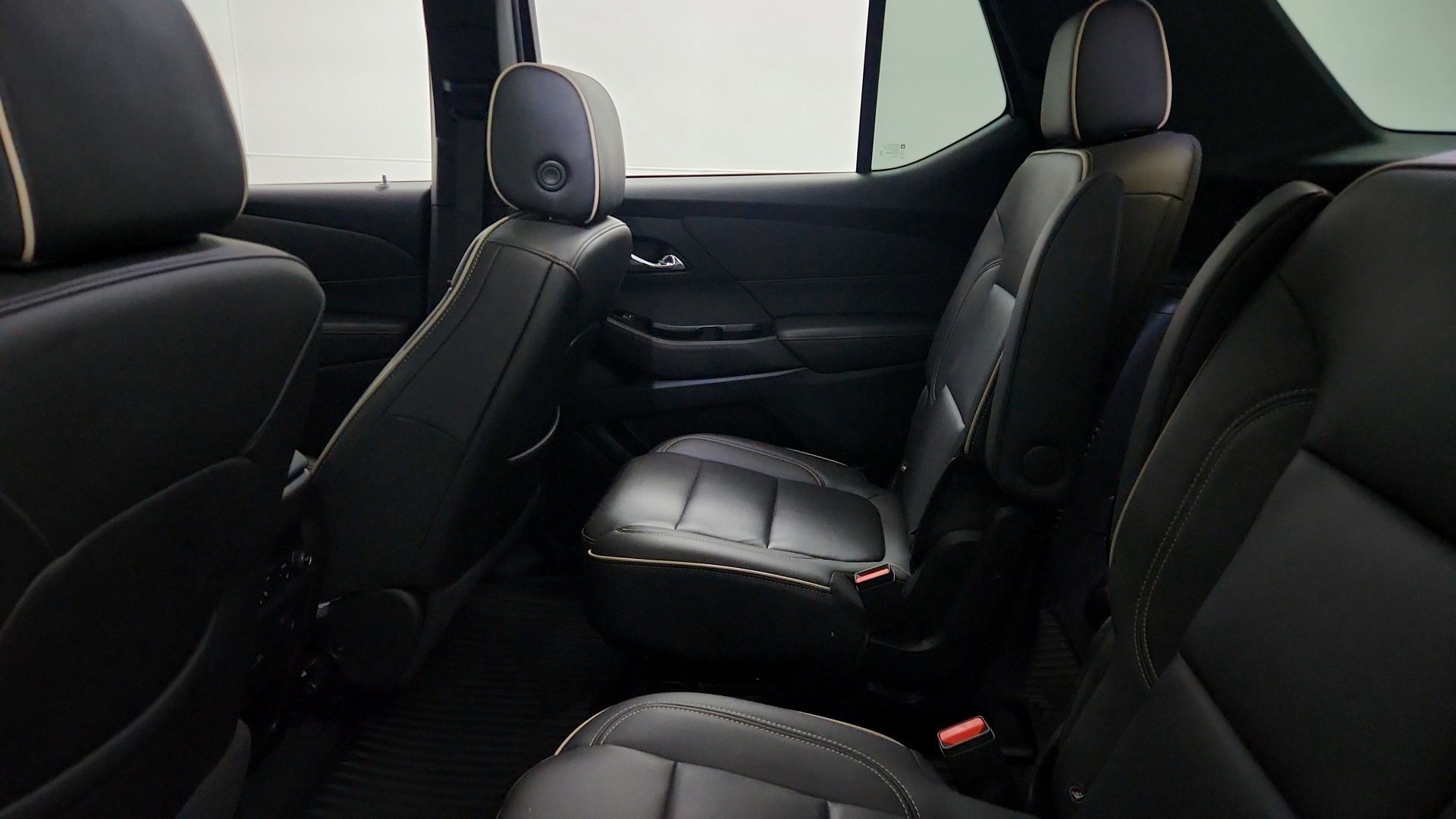 Certified 2023 Chevrolet Traverse Premier w/ Redline Edition FWD image 24