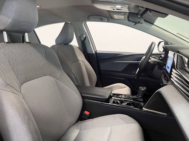 Used 2025 Toyota Camry LE FWD image 10