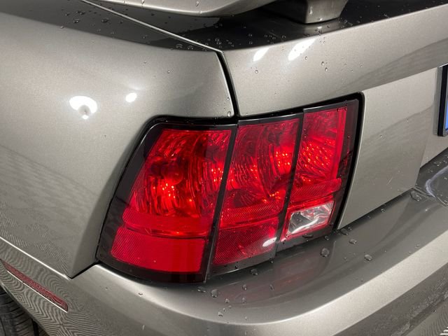 Used 2001 Ford Mustang Coupe image 16