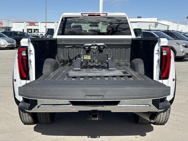 Certified 2025 GMC Sierra 3500 Pro AWD/4WD image 4