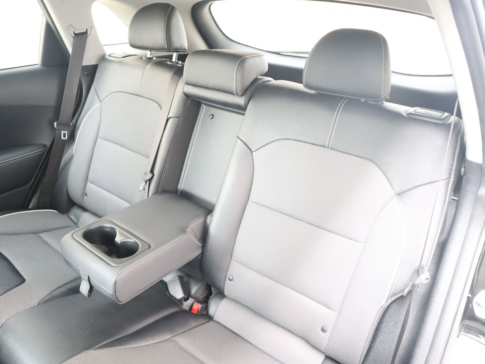 Used 2022 Kia Niro EX image 30