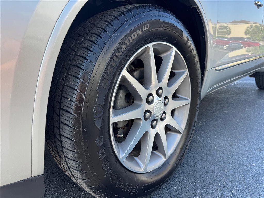 Used 2014 Buick Enclave Leather FWD image 9