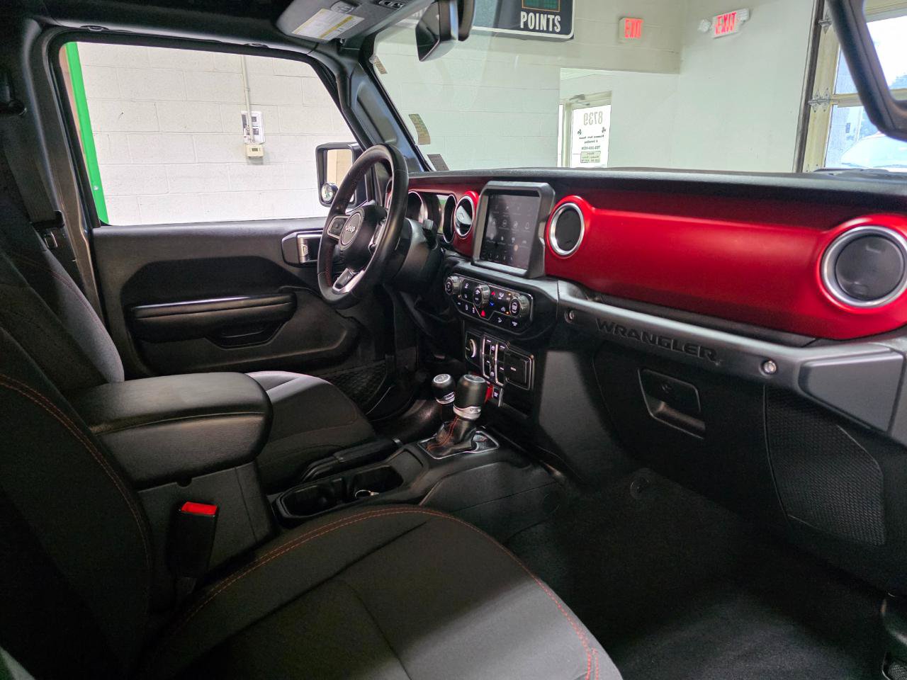Used 2019 Jeep Wrangler Unlimited Rubicon AWD/4WD image 26