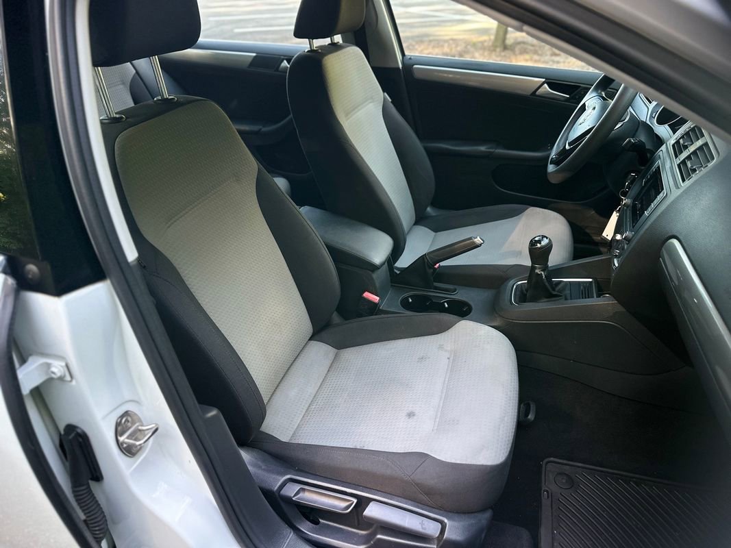 Used 2017 Volkswagen Jetta S w/ Jetta S Cold Weather Package image 21