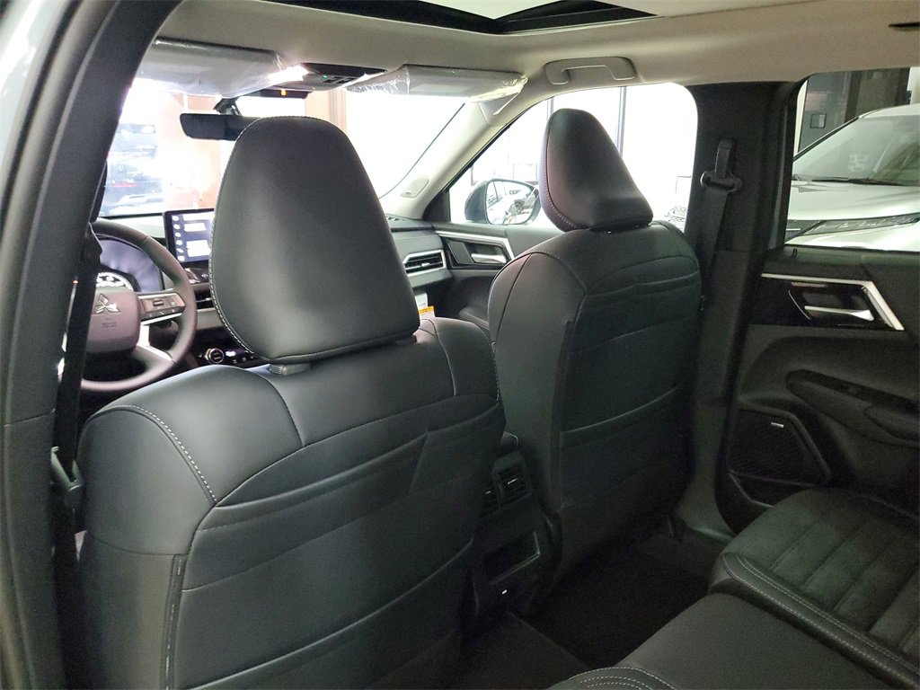 New 2025 Mitsubishi Outlander Trail Edition image 15