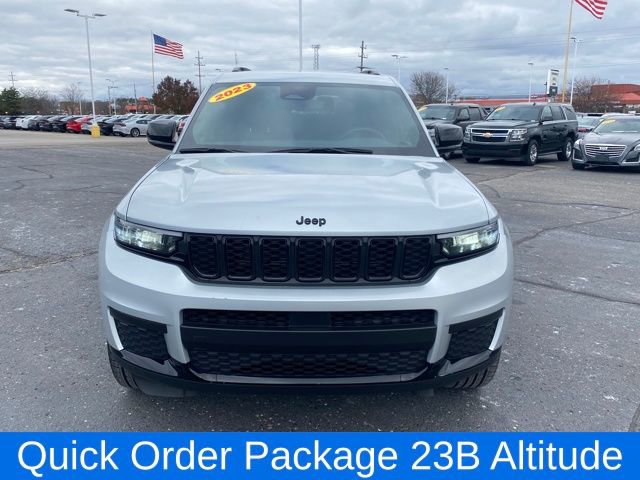 Used 2023 Jeep Grand Cherokee L Laredo image 2