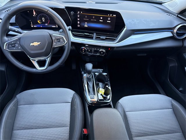 Used 2024 Chevrolet Trax LT w/ LT Convenience Package image 16
