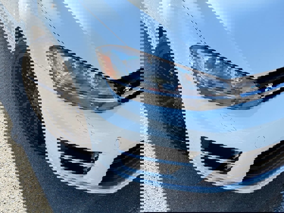 Used 2016 Volkswagen Golf R 4-Door image 3