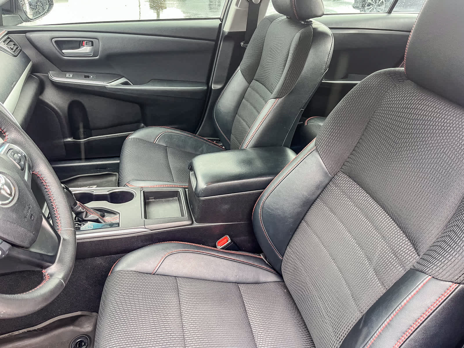 Used 2017 Toyota Camry SE image 17