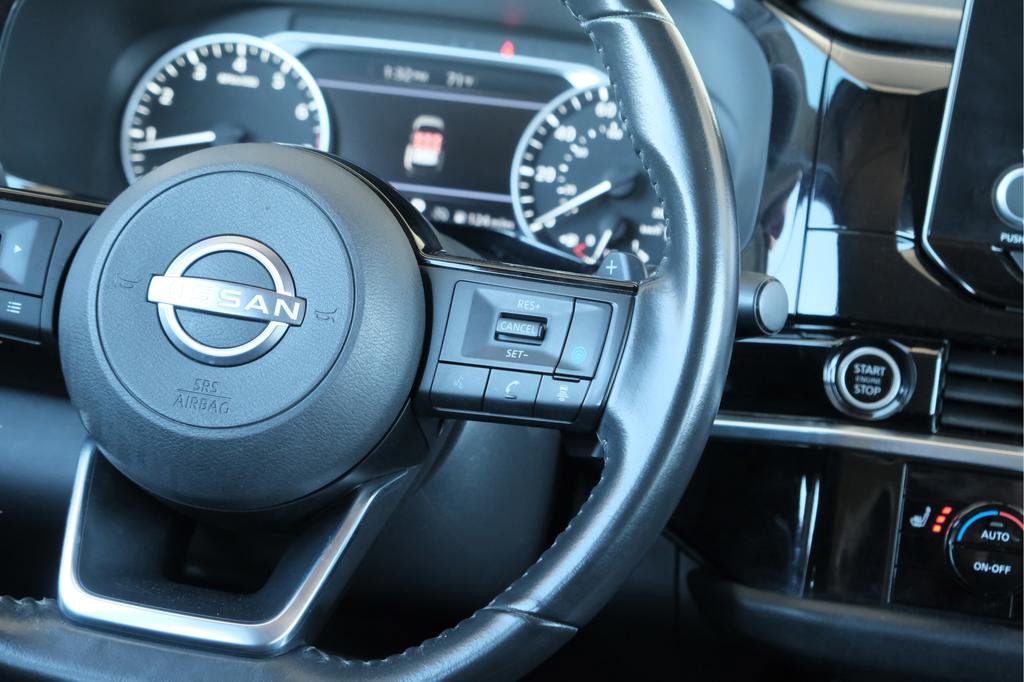 Used 2023 Nissan Pathfinder SV image 12