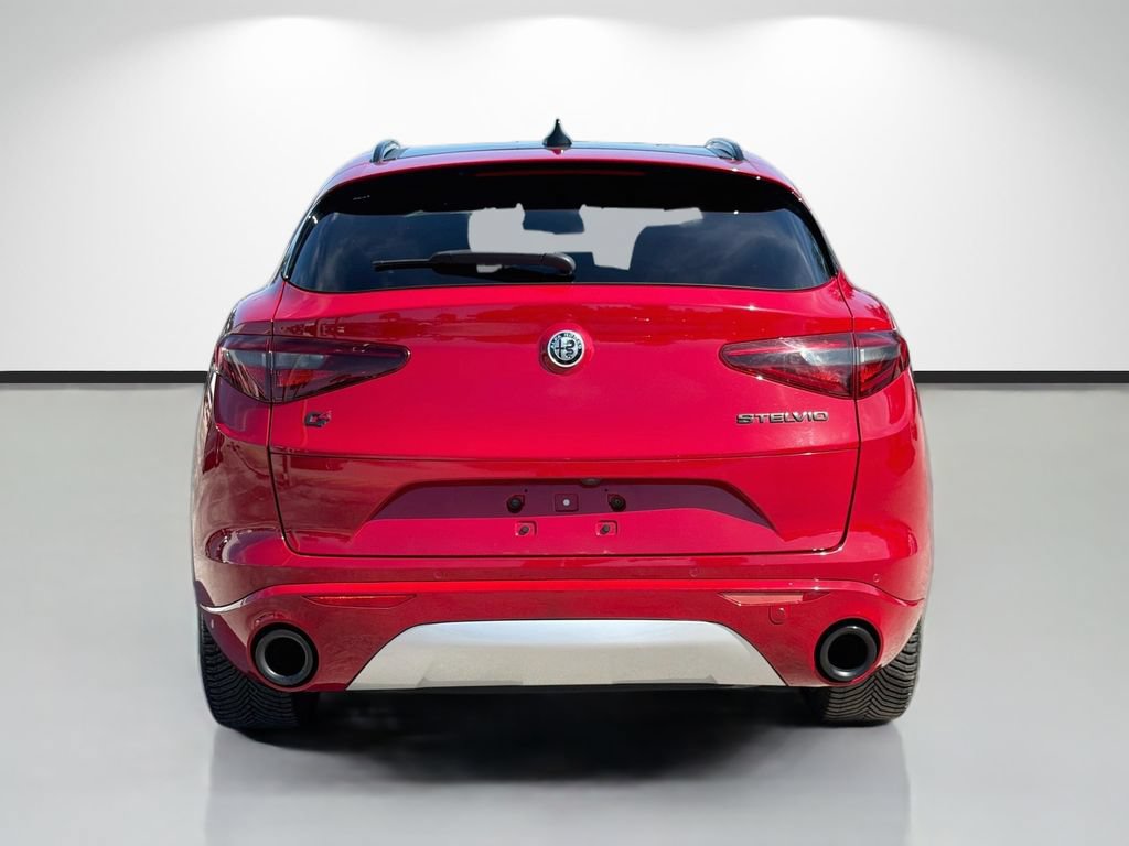 Used 2022 Alfa Romeo Stelvio Veloce AWD/4WD image 6