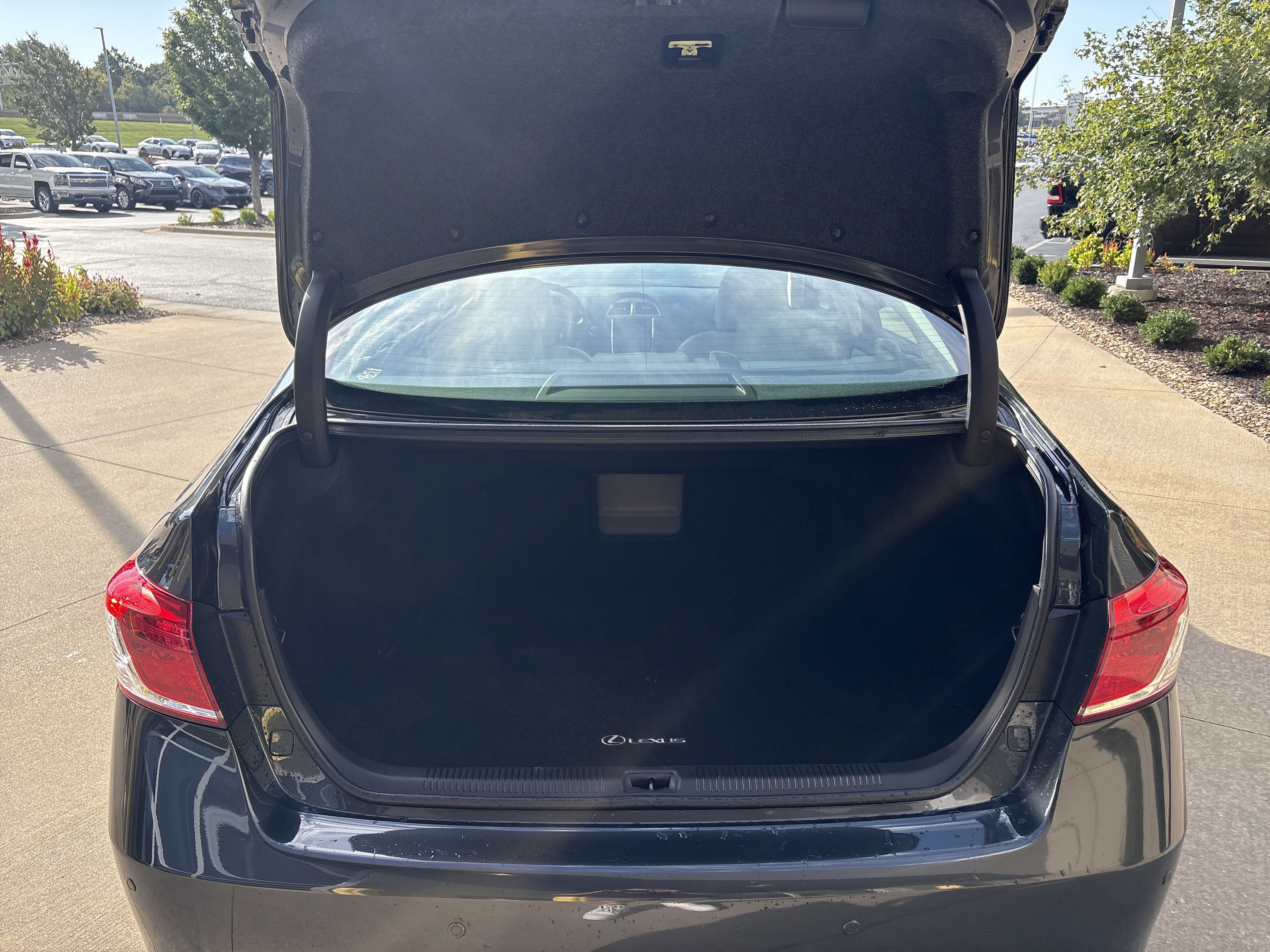 Used 2011 Lexus ES 350 w/ Preferred Accessory Package FWD image 32