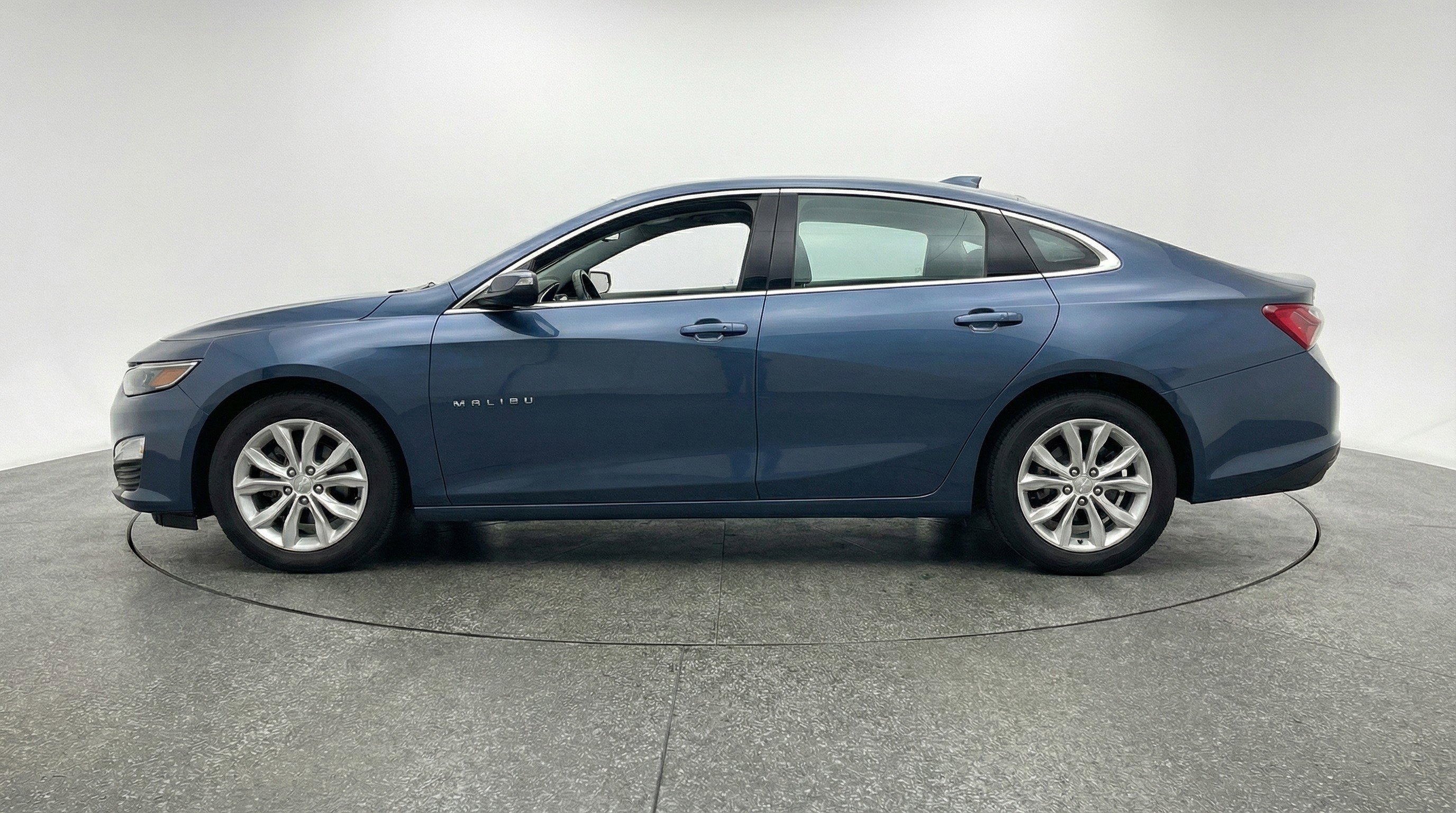 Used 2024 Chevrolet Malibu LT image 5