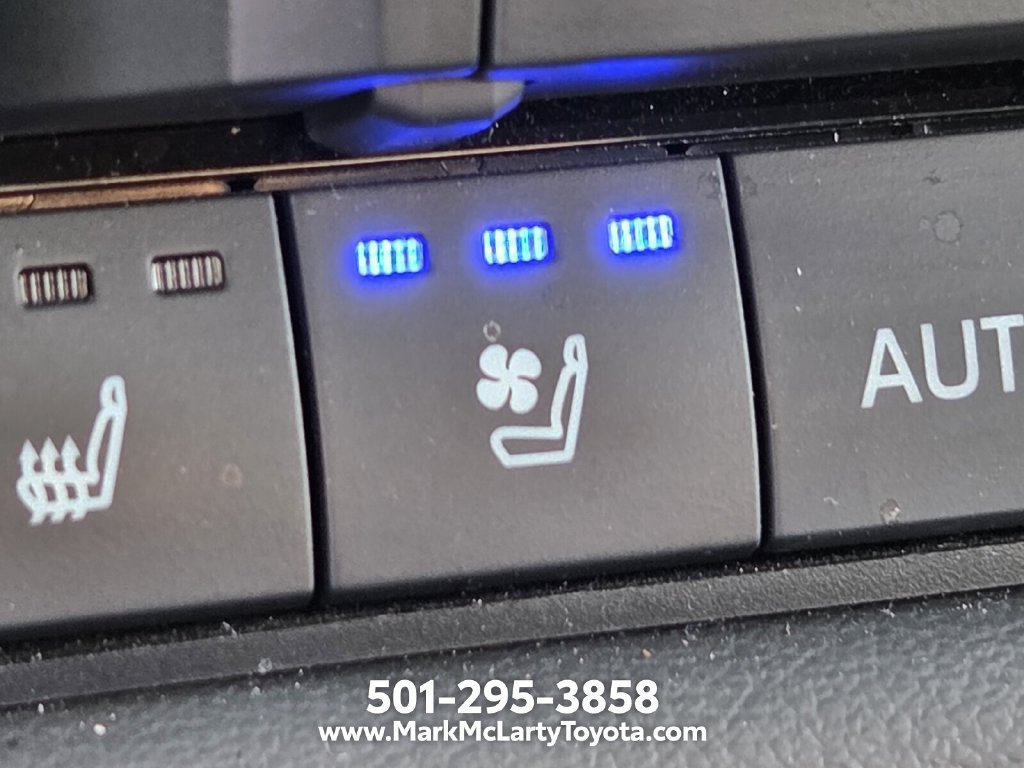 Used 2024 Toyota Sequoia Platinum AWD/4WD image 24