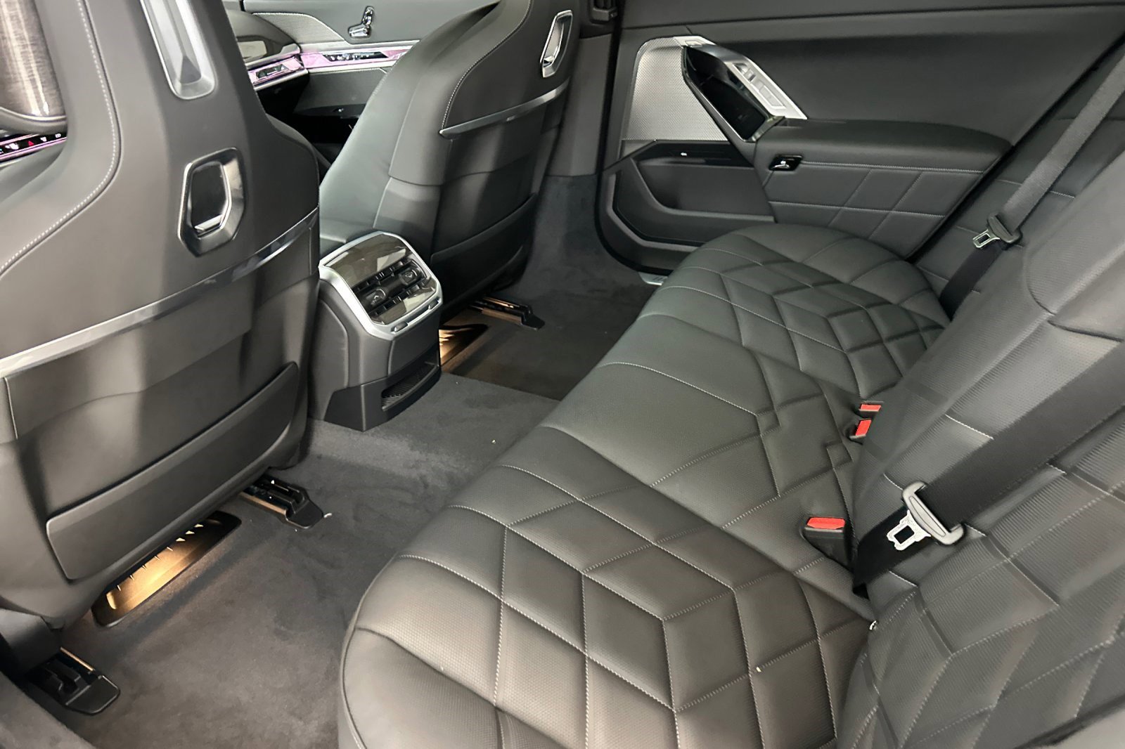 New 2026 BMW 750e xDrive w/ Executive Package AWD/4WD image 14