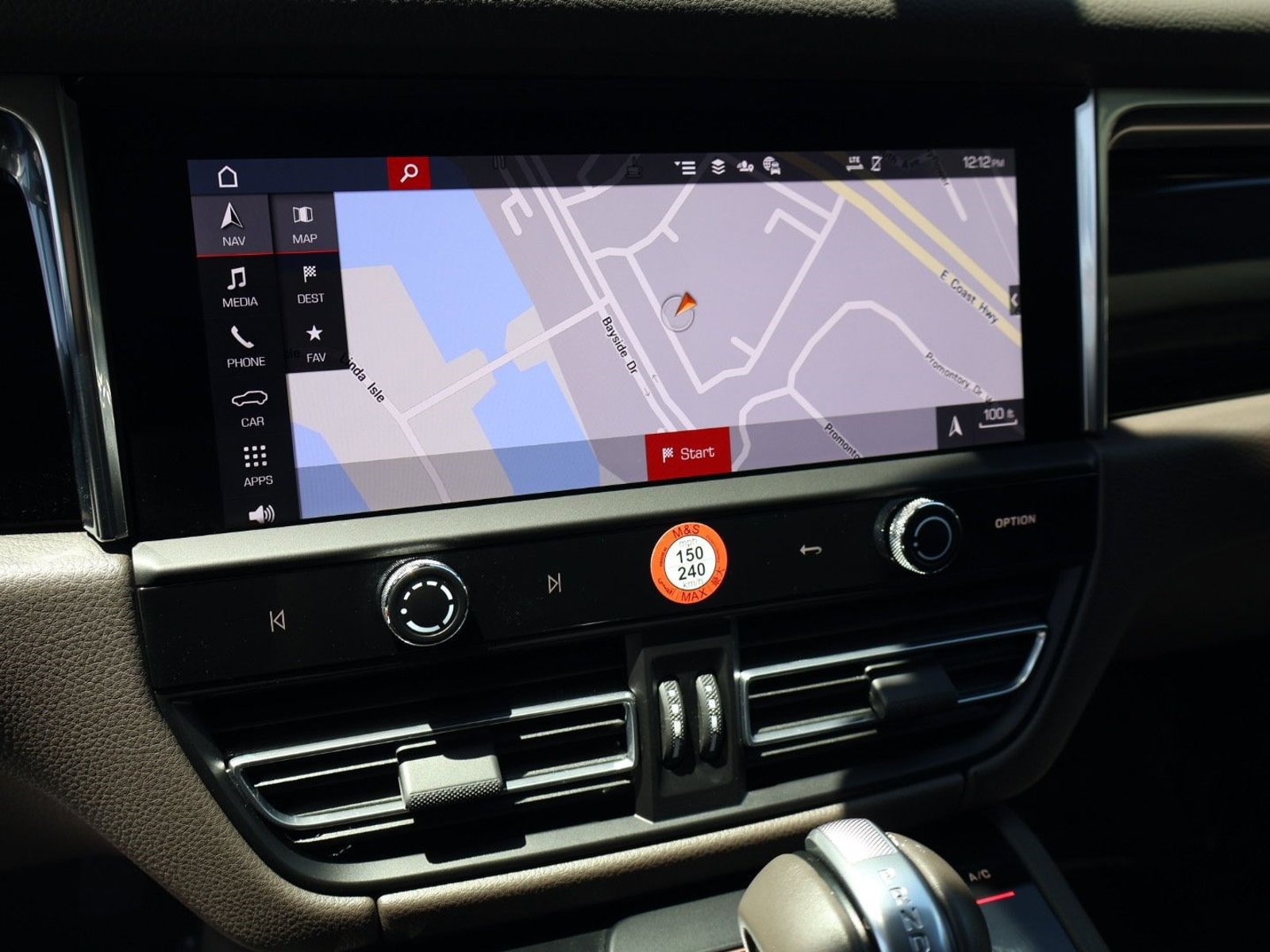 Certified 2026 Porsche Macan AWD/4WD image 19