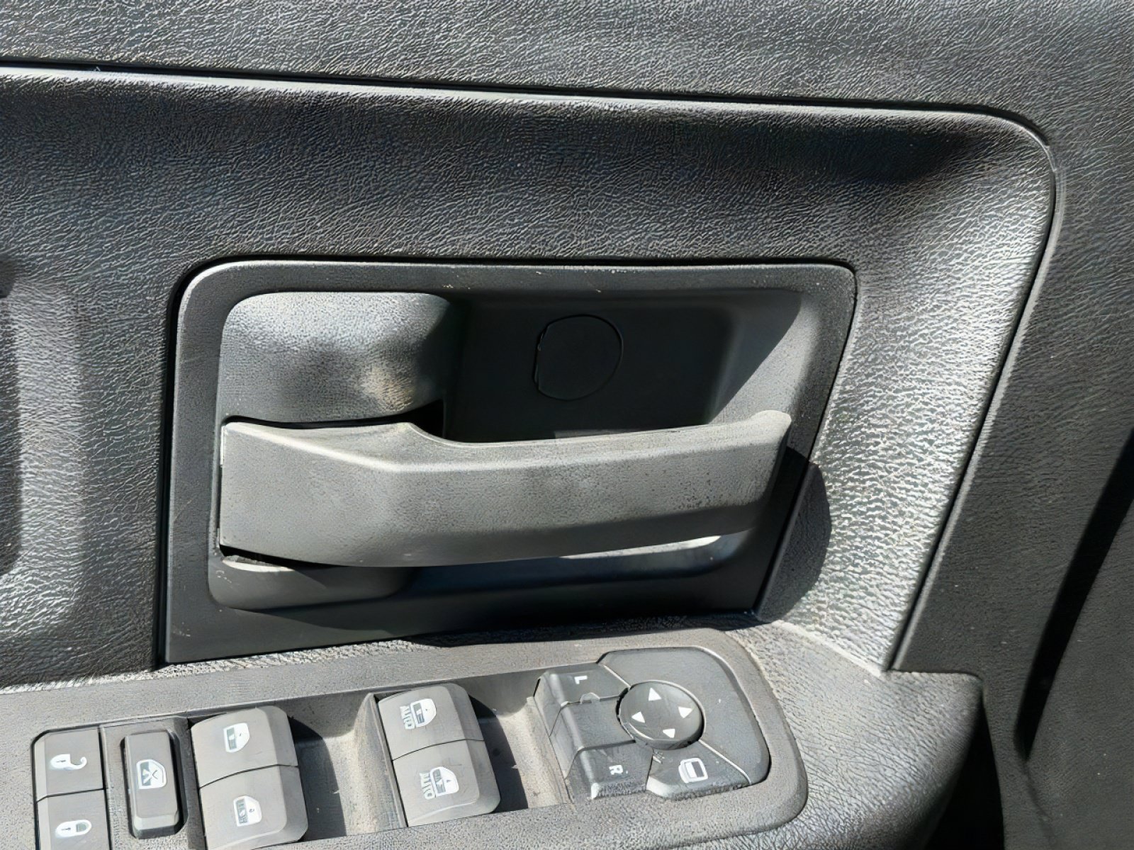 Certified 2025 RAM 2500 Tradesman AWD/4WD image 17