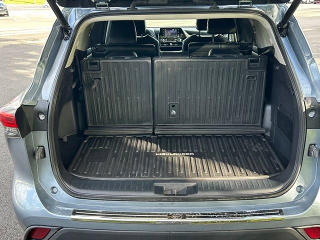 Used 2022 Toyota Highlander XLE AWD/4WD image 58