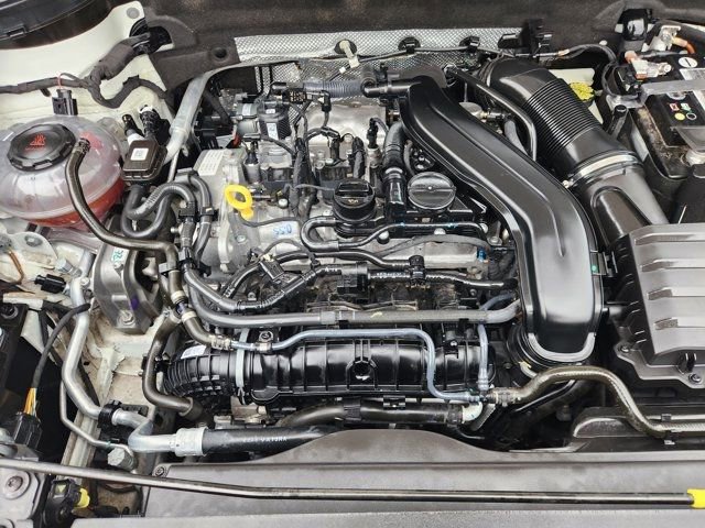 Used 2023 Volkswagen Taos SE w/ Panoramic Sunroof Package image 33