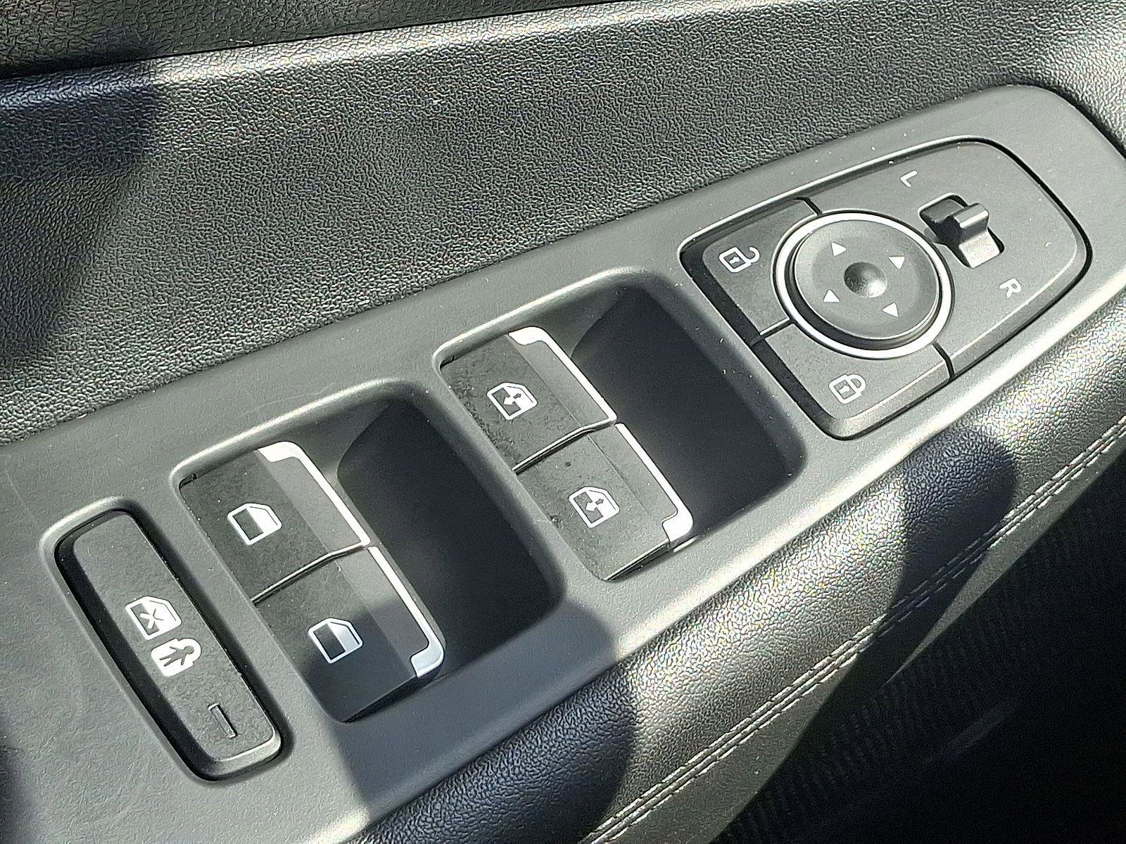 Used 2023 Hyundai Santa Fe XRT image 28