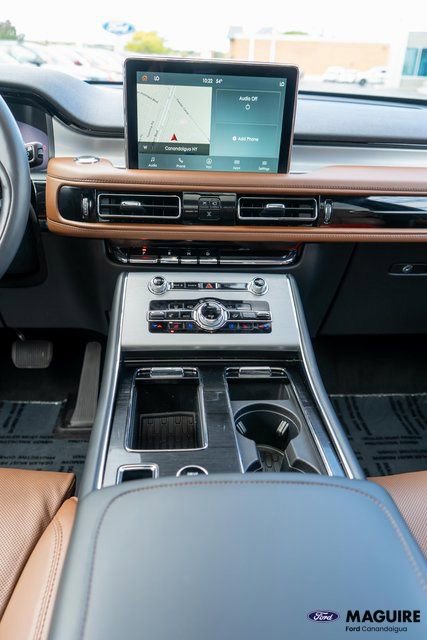 Used 2024 Lincoln Aviator Reserve w/ Equipment Group 201A image 18