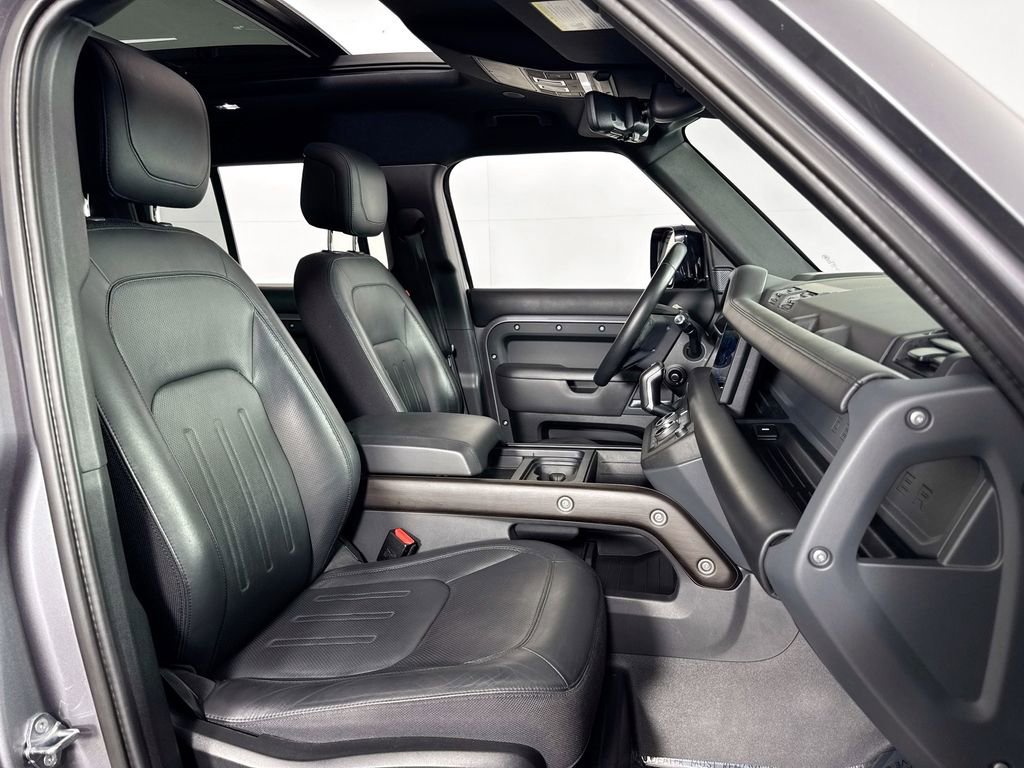 Used 2020 Land Rover Defender 110 X image 34