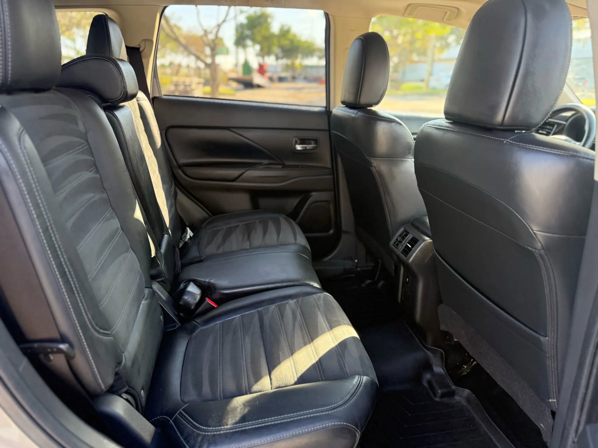 Used 2019 Mitsubishi Outlander SEL FWD image 17