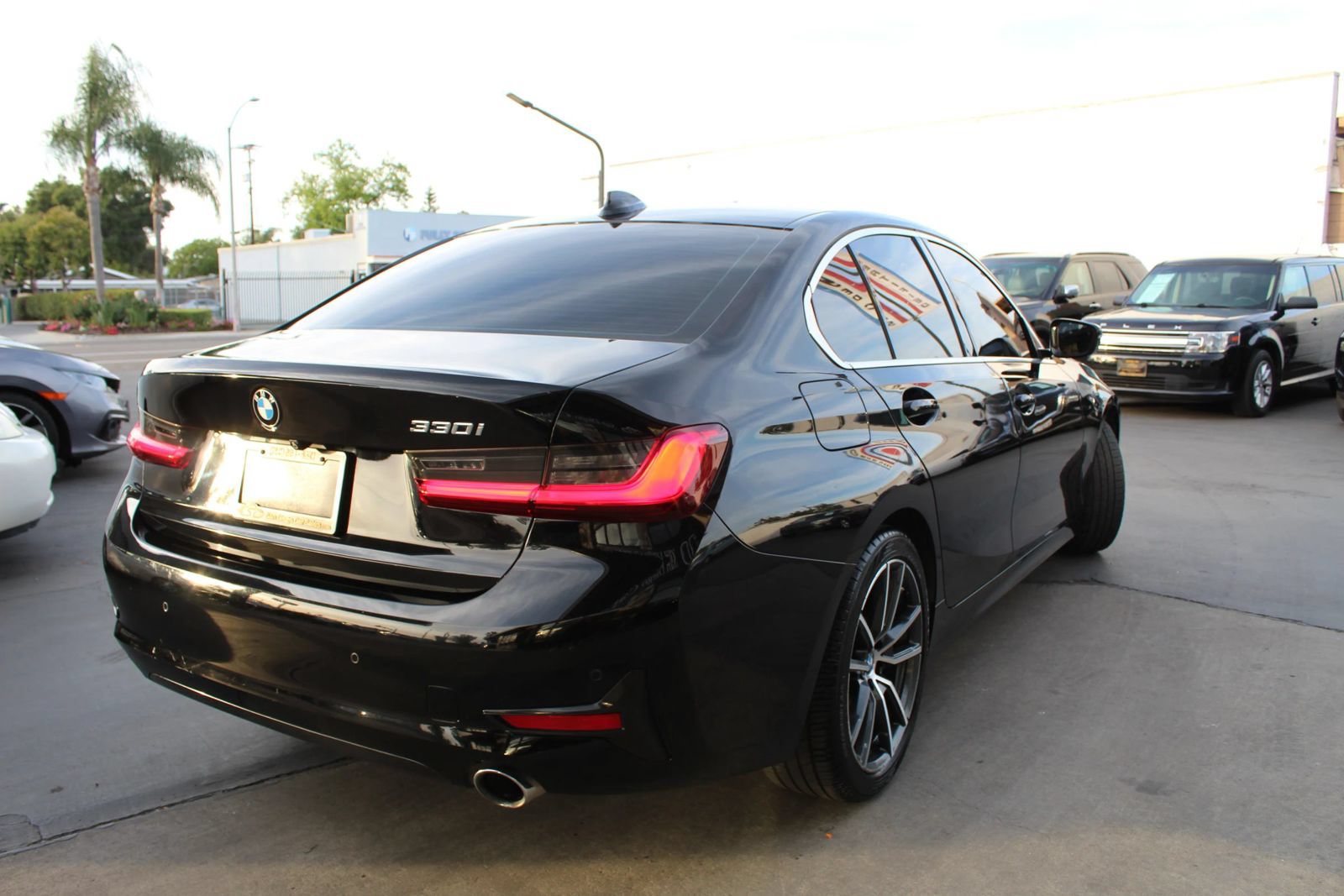 Used 2020 BMW 330i Sedan w/ Convenience Package RWD image 5