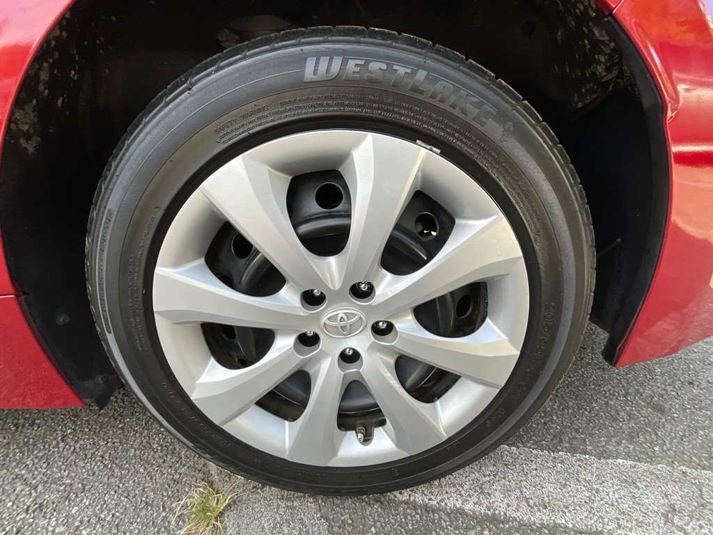 Used 2021 Toyota Corolla LE image 12