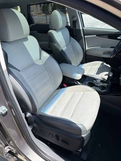 Used 2019 Kia Sorento SX w/ SX Touring Package FWD image 29
