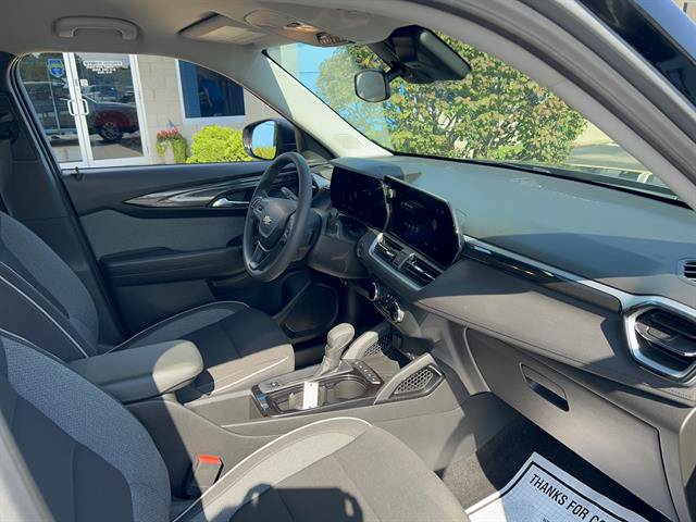 Used 2024 Chevrolet TrailBlazer LS w/ LS Convenience Package AWD/4WD image 9