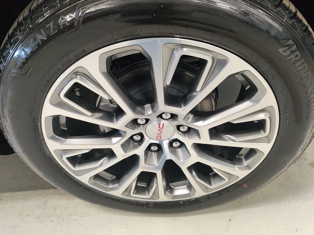 New 2026 GMC Yukon Denali w/ Denali Reserve Package image 4