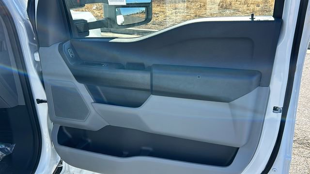 New 2025 Ford F350 XL w/ XL Chrome Package image 18