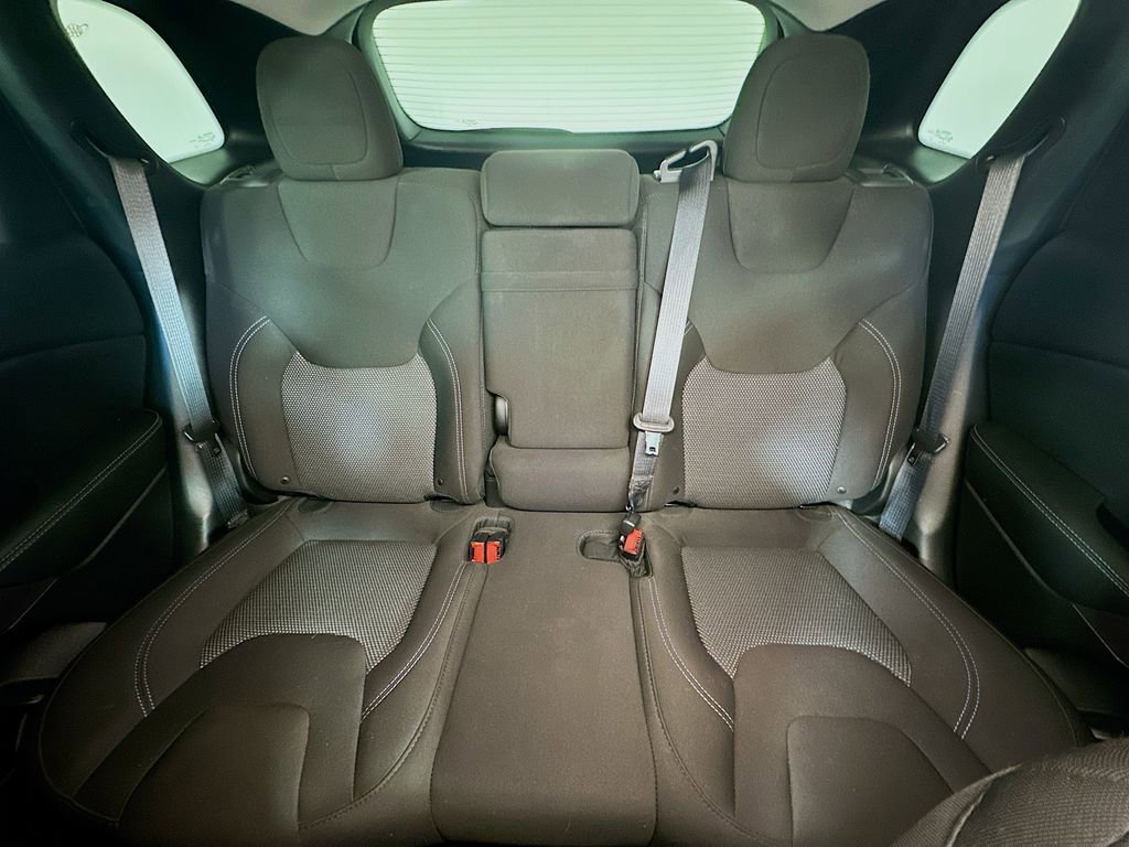 Used 2019 Jeep Cherokee Latitude w/ Cold Weather Group image 13