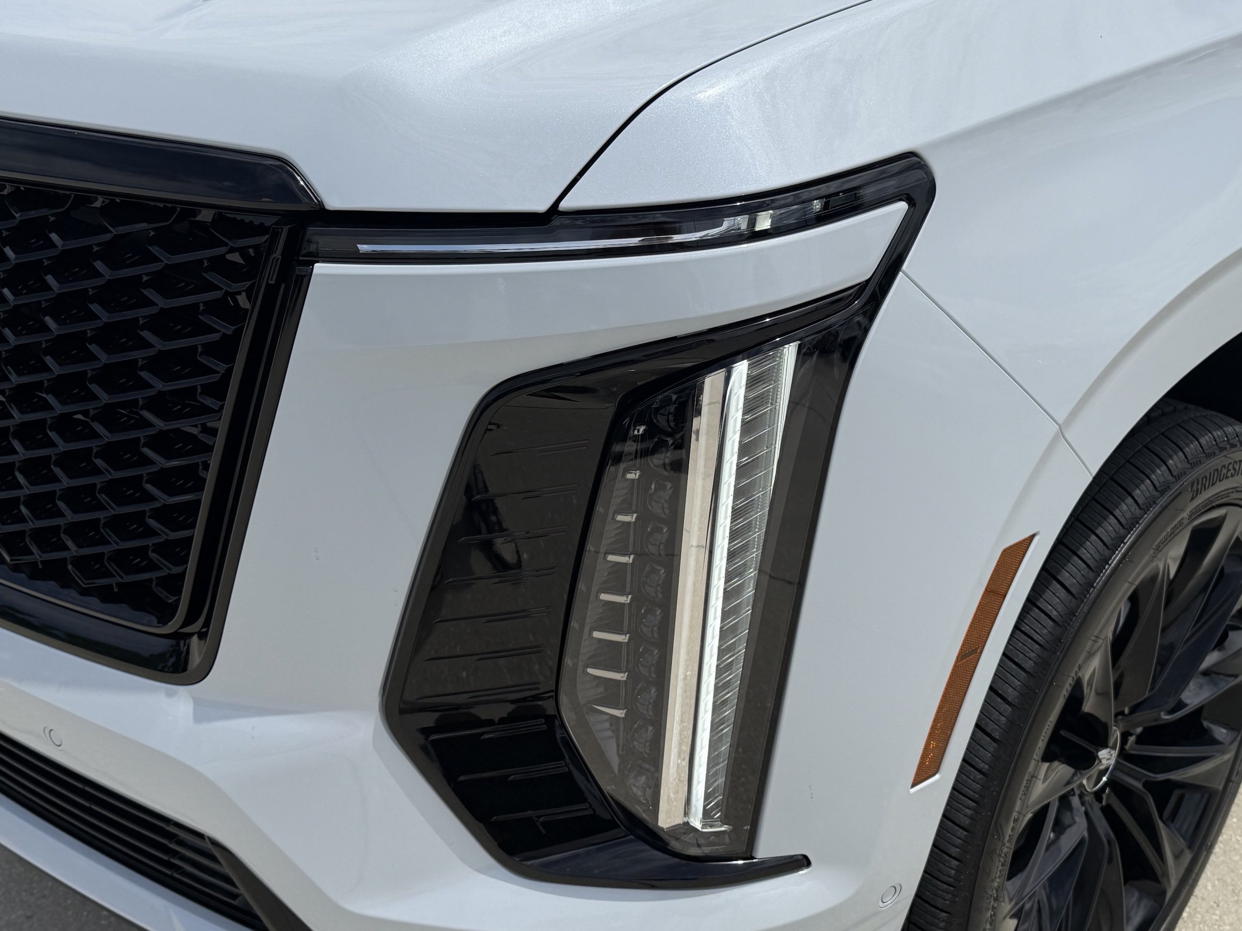 New 2026 Cadillac Escalade ESV Platinum Sport w/ LPO, ONYX Package AWD/4WD image 9