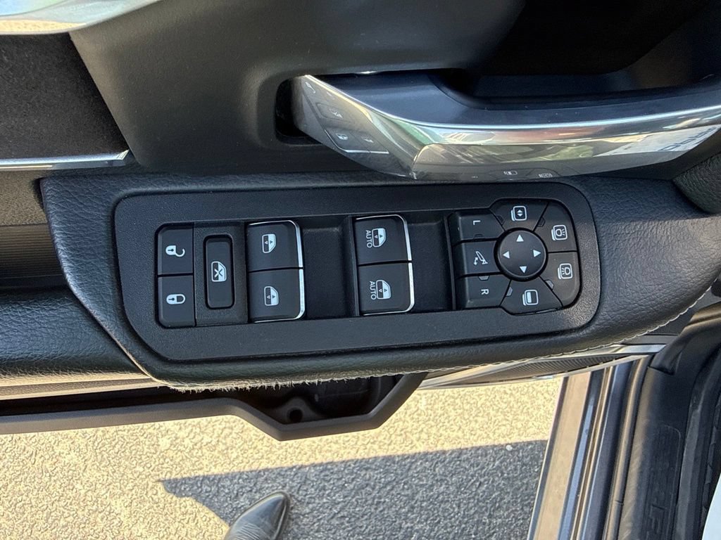 Used 2025 RAM 3500 Laramie w/ Max Tow Package AWD/4WD image 22