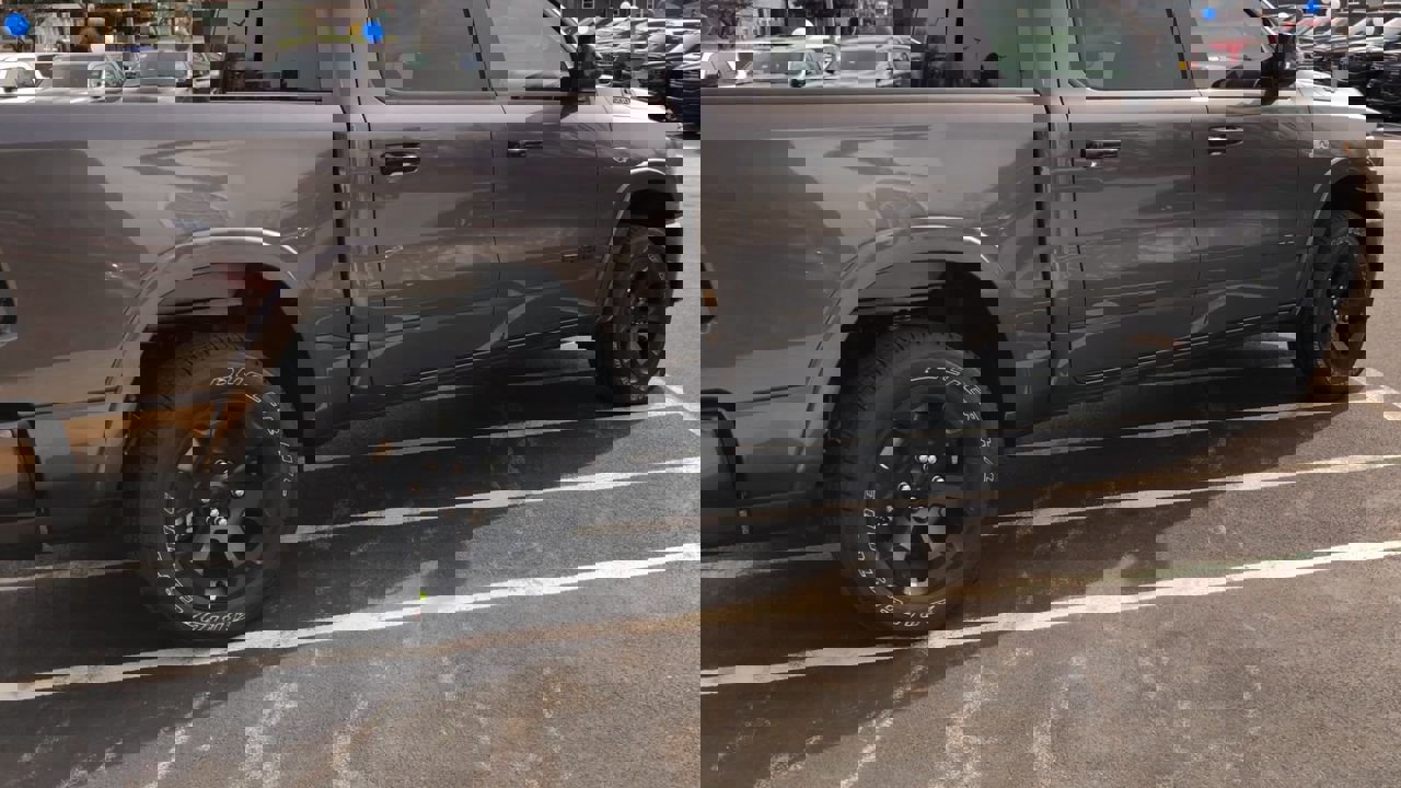 New 2026 RAM 1500 4x4 Crew Cab image 8