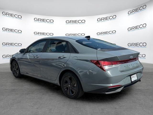 Used 2022 Hyundai Elantra SEL FWD image 5