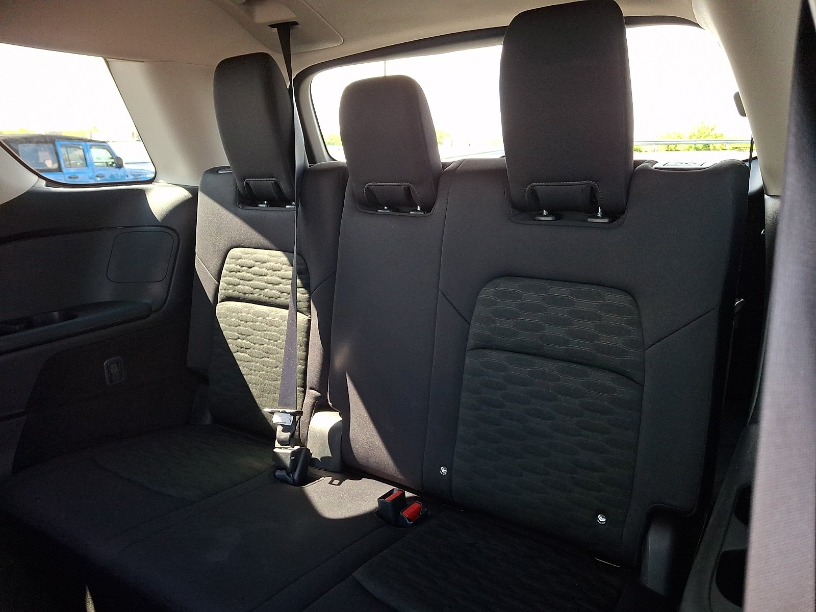 Used 2025 Nissan Pathfinder SV AWD/4WD image 10