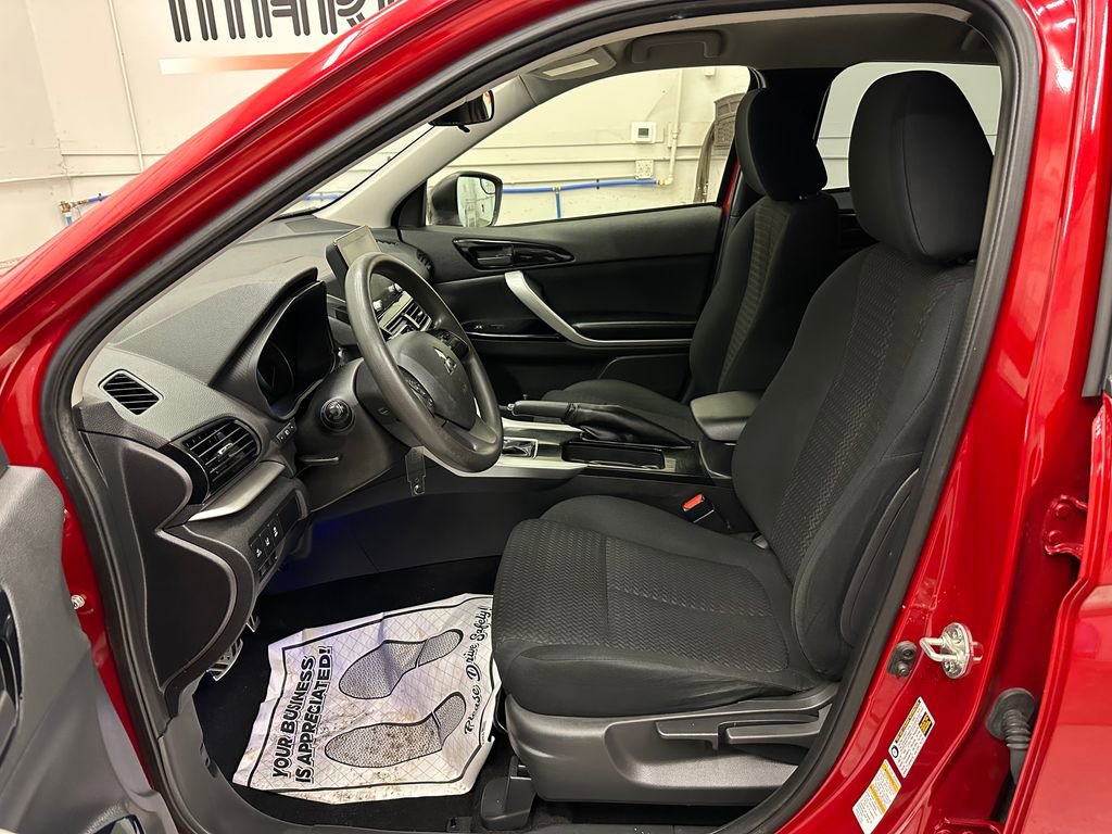 Used 2022 Mitsubishi Eclipse Cross LE image 21
