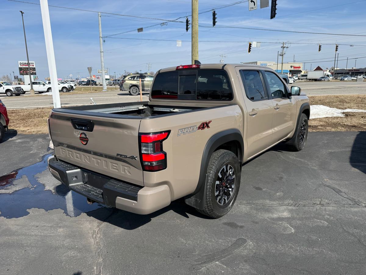 Used 2022 Nissan Frontier PRO-4X image 6