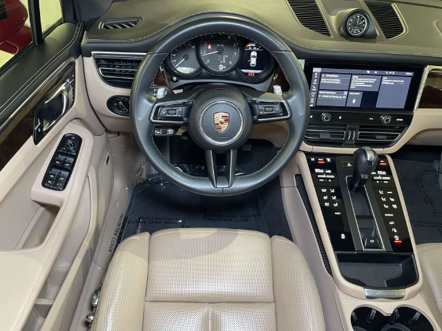 Certified 2022 Porsche Macan AWD/4WD image 25