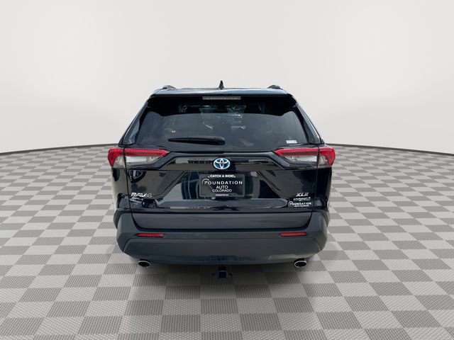 Used 2021 Toyota RAV4 XLE w/ Convenience Package image 9