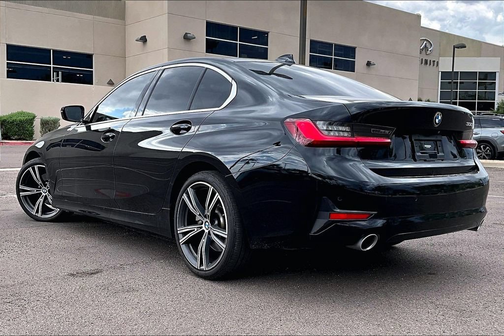Used 2022 BMW 330i Sedan w/ Premium Package 2 RWD image 4