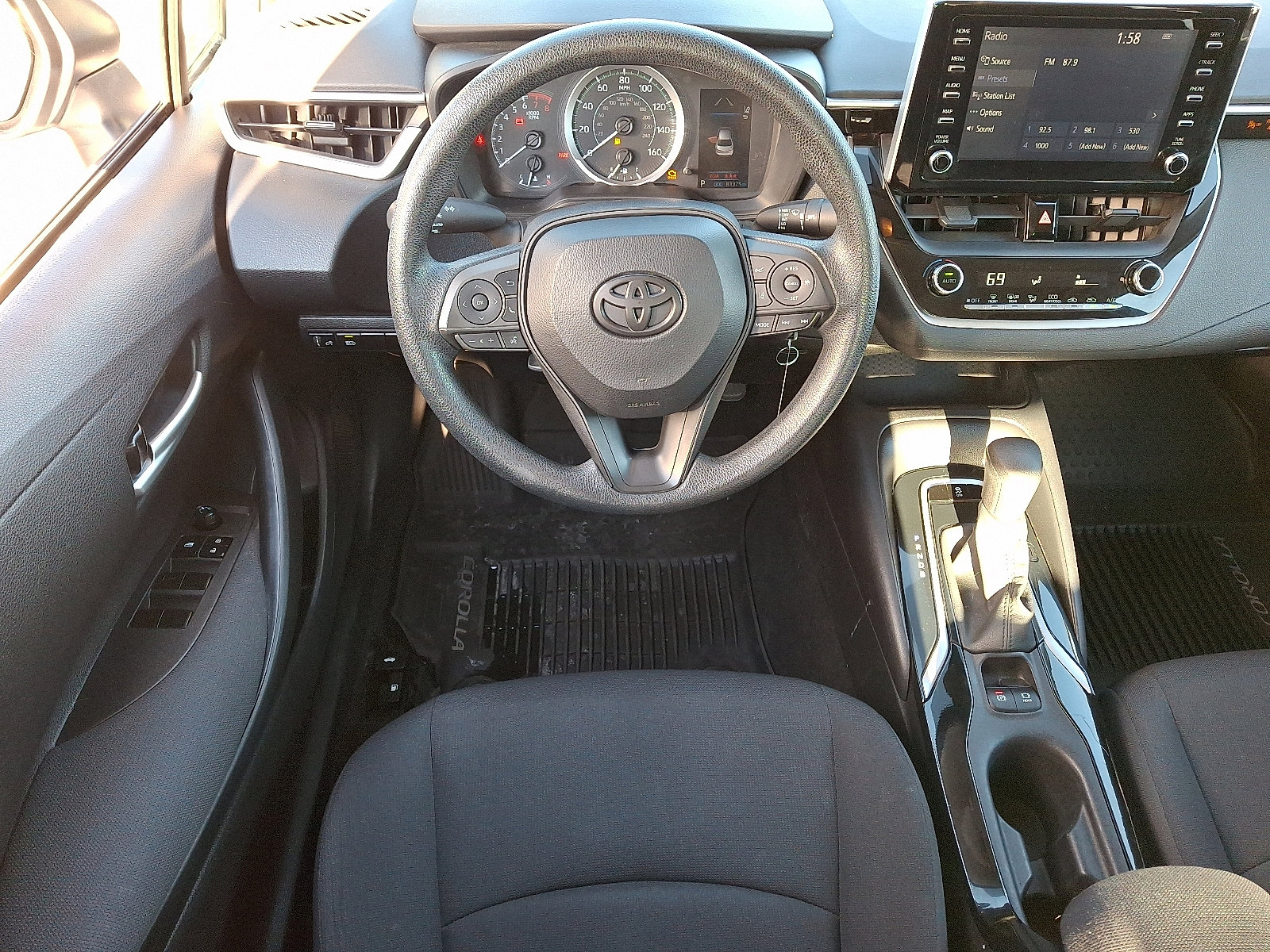 Used 2020 Toyota Corolla LE image 12