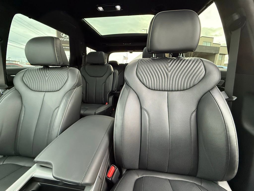 Used 2025 Hyundai Palisade Calligraphy image 15