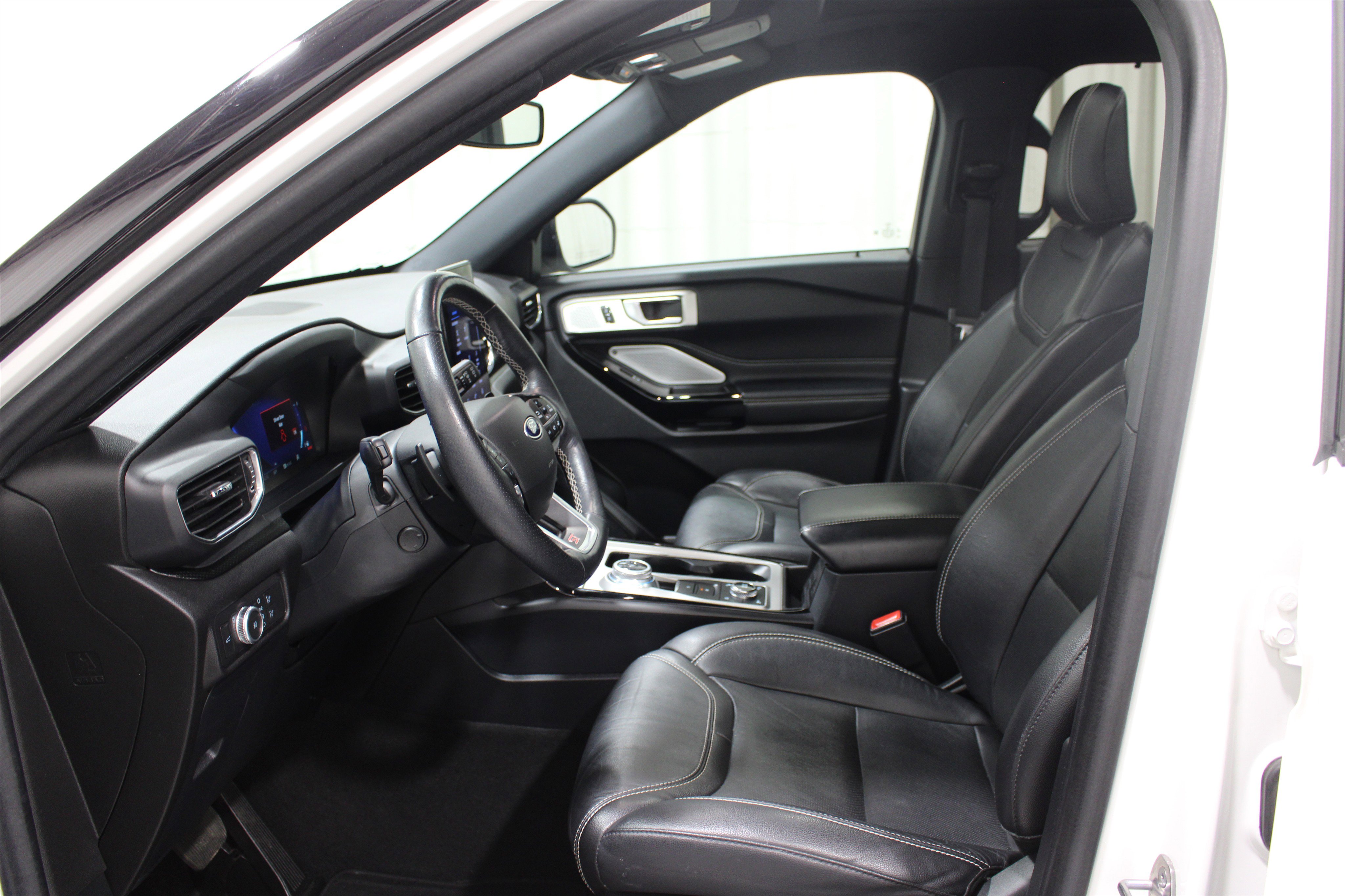 Used 2022 Ford Explorer ST w/ Equipment Group 401A AWD/4WD image 3