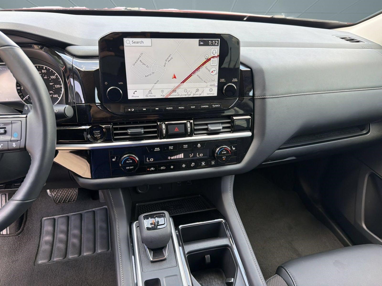Used 2025 Nissan Pathfinder SL AWD/4WD image 18